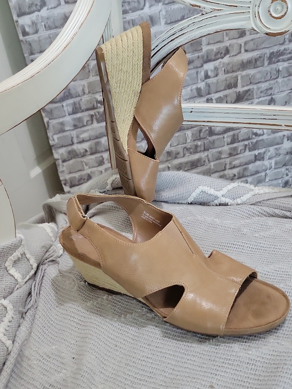 AEROSOLES Honey Cake Tan Open-Toe Espadrille Wedge Sandals Womens 9.5